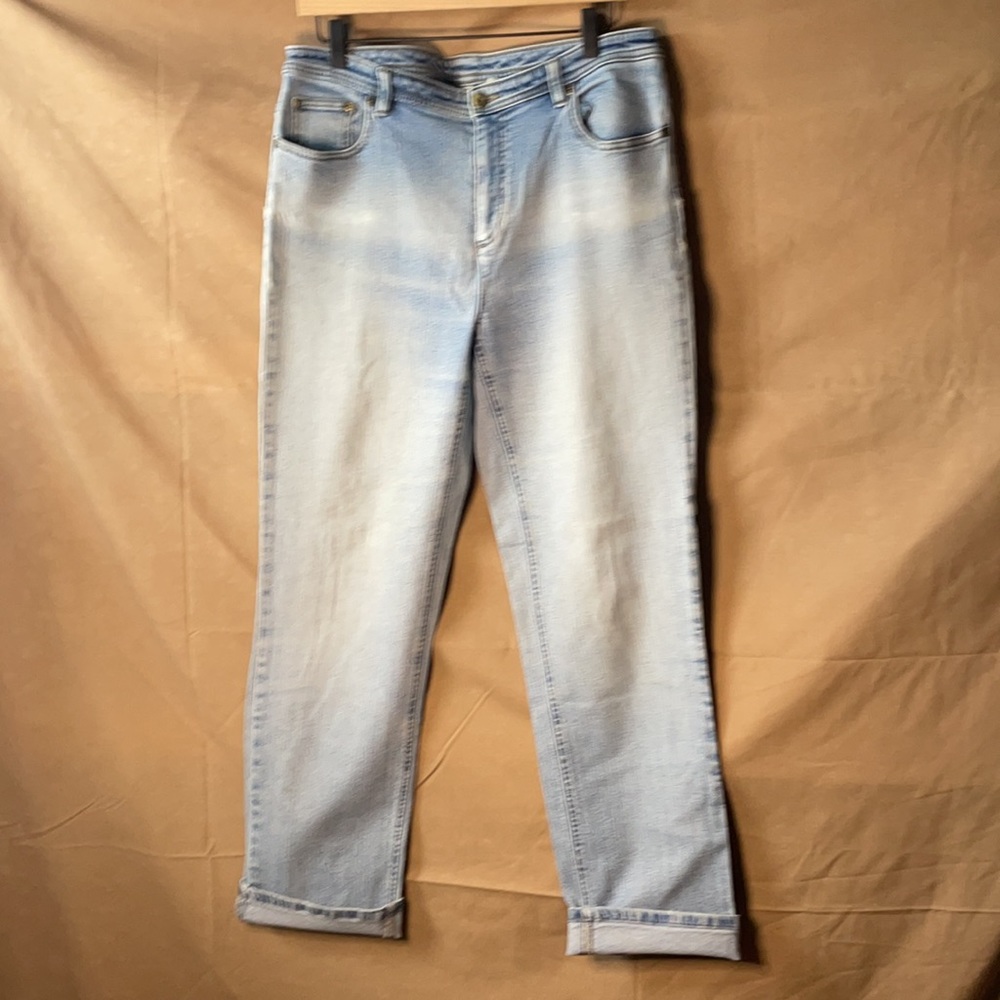 ⭐Classic elements mom Jean vibes smoke and pet friendly